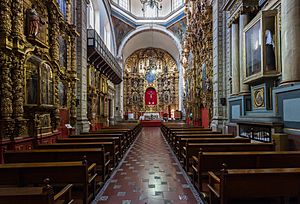 Archivo:Templo y Convento de Regina Coeli, México D.F., México, 2013-10-16, DD 10