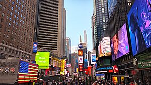 Archivo:Times Square April 2022 by Don Ramey Logan
