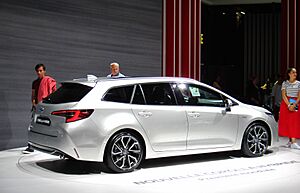 Archivo:Toyota Corolla Touring Sports Hybrid rear