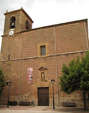 Archivo:Tricio iglesia San Miguel fachada