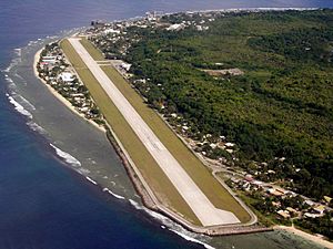Archivo:View of Nauru airport