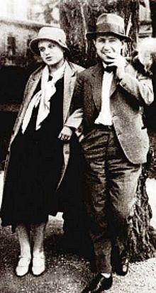 1925 Toyen och Karel Teige.jpg
