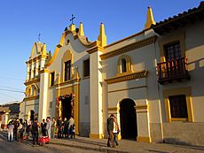 Archivo:2016 Bojacá iglesia plaza Mayor