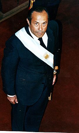 Archivo:Adolfo Rodríguez Saá con banda presidencial