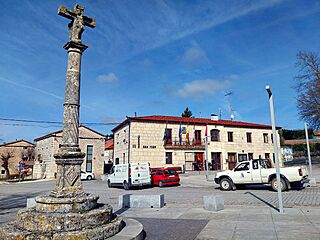 Castrillo del Val - Plaza Mayor 1.jpg