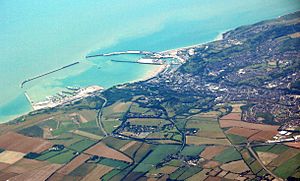 Archivo:Dover from air