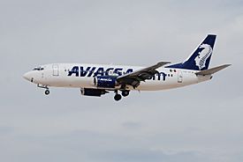 EM AVIACSA 737-300 (2303159853).jpg