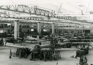 Archivo:Fábrica Militar de Aviones de Córdoba - 1940-1950