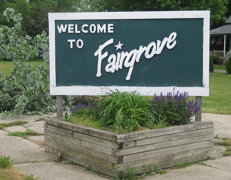 Archivo Fairgrove, Michigan, village sign