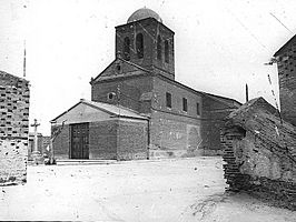 Fundación Joaquín Díaz - Iglesia parroquial de Santa María del Castillo - Campillo (El) (Valladolid).jpg