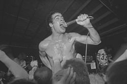 Archivo:Henry Rollins of Black Flag, 1983