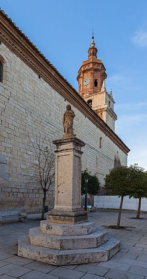Archivo:Iglesia Santa María, Calamocha, Teruel, España, 2014-01-08, DD 12