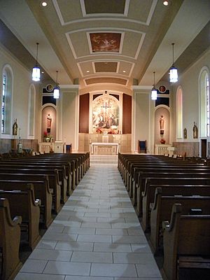 Archivo:Interior of Cathedral of St. Mary of the Annunciation, Cape Girardeau, Missouri