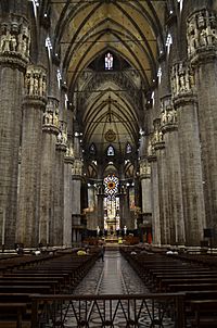 Archivo:Interior of the Duomo (83)