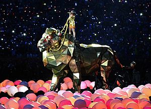 Archivo:Katy Perry - Super Bowl XLIX Halftime 04