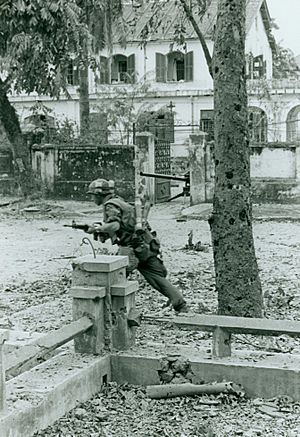 Marine Moves Out Under Enemy Fire, 3 February 1968 (15808129043).jpg