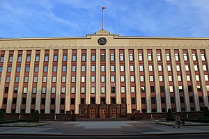 Archivo:Minsk Präsidentenpalast 1