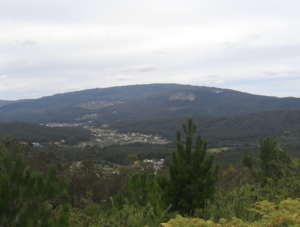 Archivo:Monte Iroite, desde Lousame