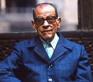 Archivo:Naguib Mahfouz in 1980s