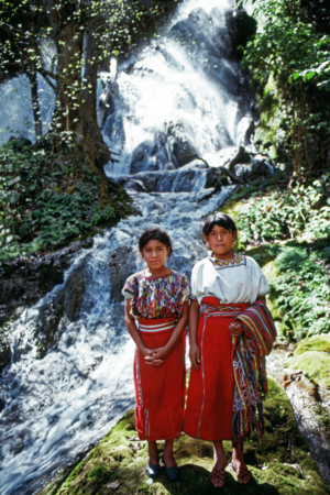 Archivo:Nebaj 1988 001