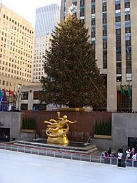 Archivo:Rockefeller Plaza Christmas