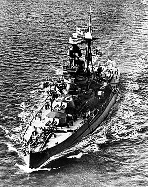 Archivo:Royal Oak carrying Queen Maud