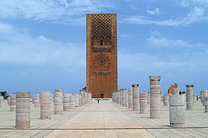 Archivo:Tour Hassan-Rabat