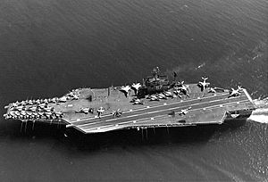 Archivo:USS John F. Kennedy (CVA-67) underway in December 1968