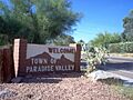 Welcome sign in Paradise Valley Arizona 5-30-2005