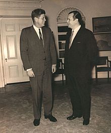 Archivo:1962. Junio, con John F Kennedy en el Despacho Oval de la Casa Blanca