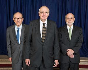 Archivo:Alan Greenspan, Paul Volcker and Ben Bernanke - 2014 (13896577879)