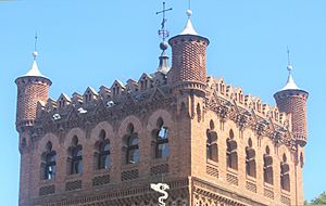 Archivo:Alcalá de Henares (RPS 04-09-2011) Palacio Laredo, torre