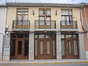 Archivo:Ayuntamiento de Algueña