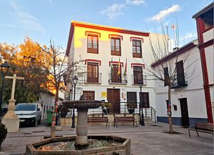 Archivo:Ayuntamiento de Víznar (Granada)