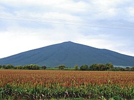 Cerro Culiacán from Jaral del Progreso.jpg