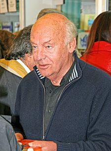 Archivo:Eduardo Galeano (Feria del Libro de Madrid, 31 de mayo de 2008)