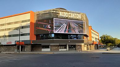 Archivo:Fachada Estadio Aldo Cantoni
