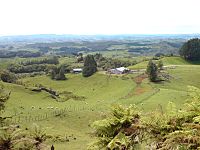 Archivo:Farming Country In Waitomo Area