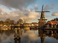 Archivo:Haarlem, molen de Adriaan foto2 2015-01-04 09.37