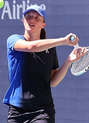 Iga Świątek (2023 US Open) 18 (cropped).jpg