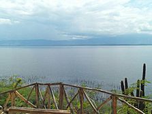 Archivo:Mirador Lago Enriquillo
