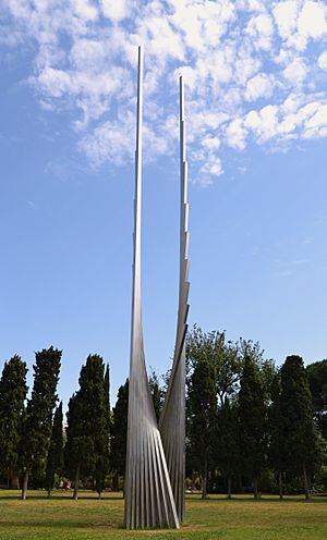 Archivo:Monument a Ausiàs Marc, Andreu Alfaro, jardí de Vivers de València