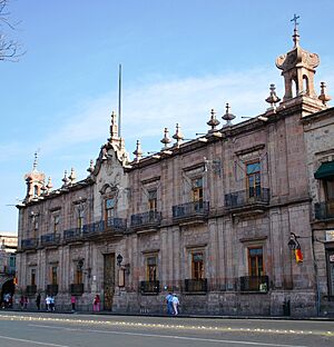 Archivo:PalacioGobiernoMichoacan06