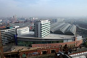 Piccadilly Station Manchester - geograph.org.uk - 692981.jpg