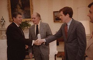 Archivo:Reagan Contact Sheet C14183 (cropped)