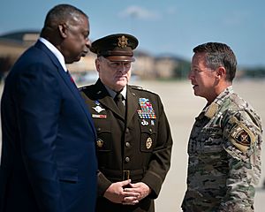 Archivo:SecDef & CJCS welcome Gen. Miller back from Afghanistan