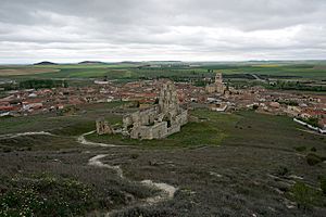 Archivo:Vista del pueblo desde la torre