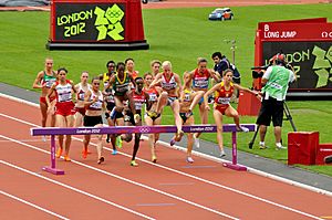 Archivo:Womens 3000m Steeplechasers Take the Hurdle