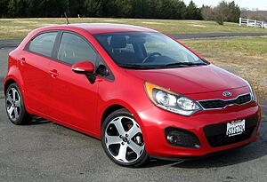 Archivo:2012 Kia Rio SX hatchback -- 12-22-2011