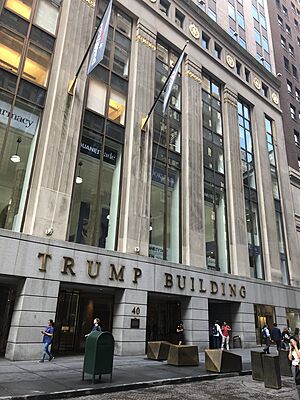 Archivo:40 Wall Str Trump Building IMG 2031